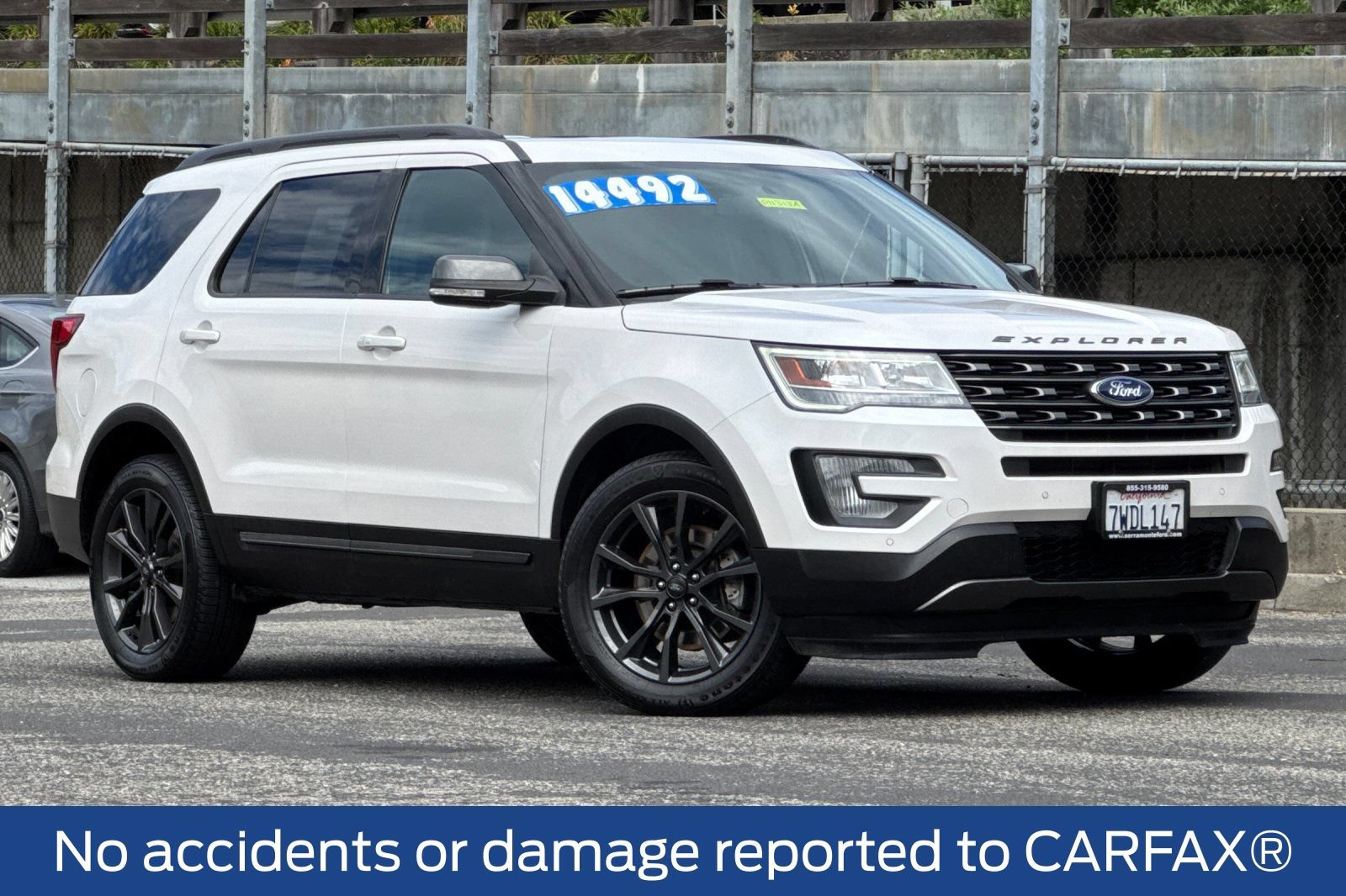Used 2017 Ford Explorer XLT w/ Equipment Group 202A AWD/4WD image 2