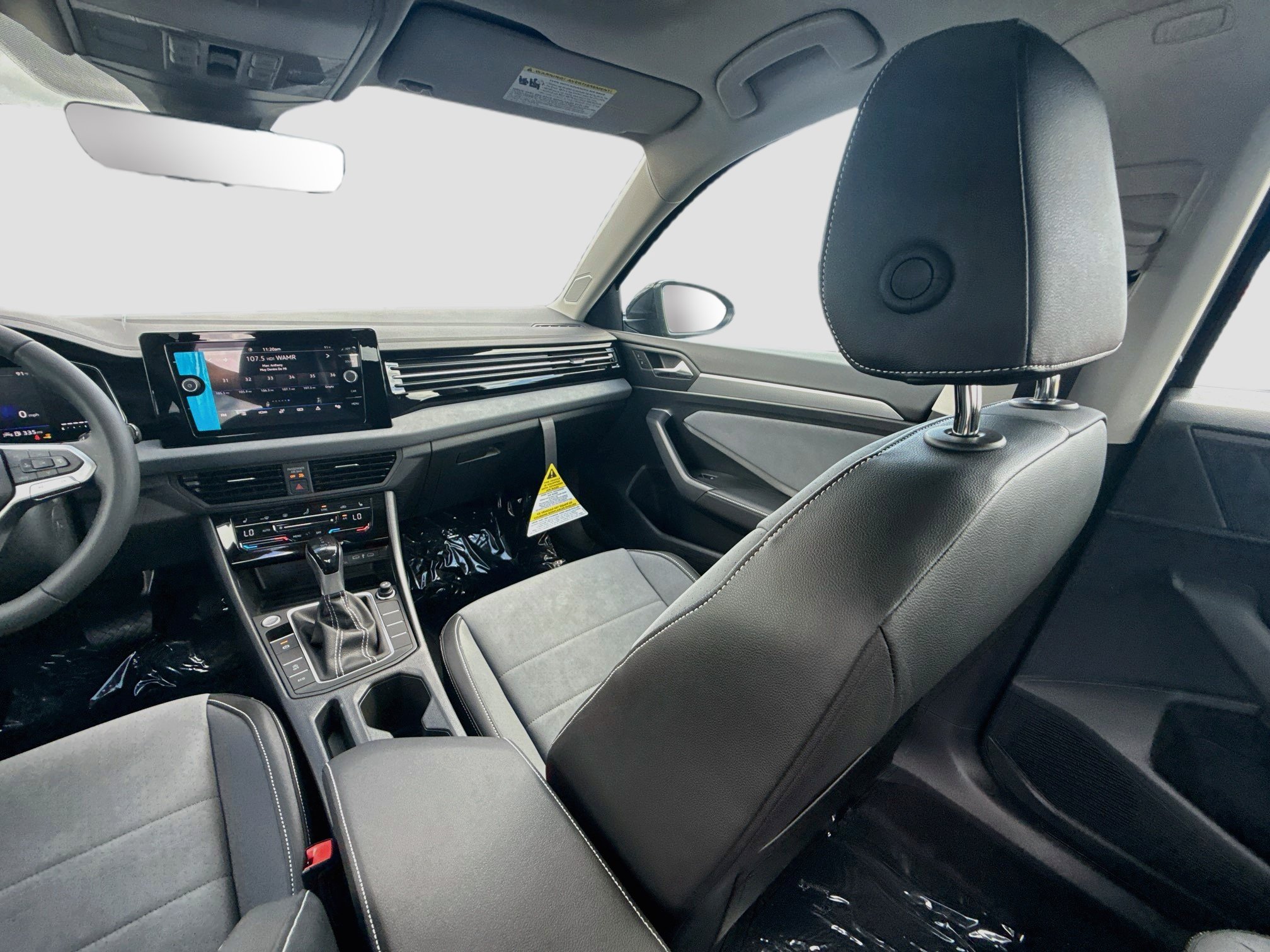 New 2027 Volkswagen Jetta SE FWD image 18