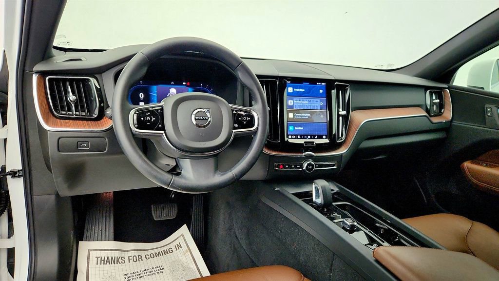 Used 2023 Volvo XC60 B5 Plus w/ Climate Package AWD/4WD image 13