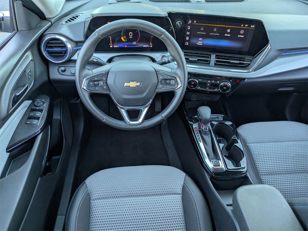 Used 2025 Chevrolet Trax LT w/ LT Convenience Package image 25