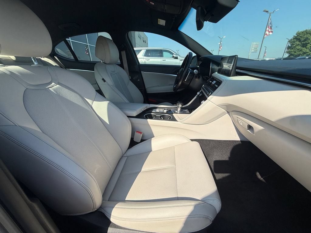 Used 2025 Genesis G70 2.5T AWD/4WD image 42