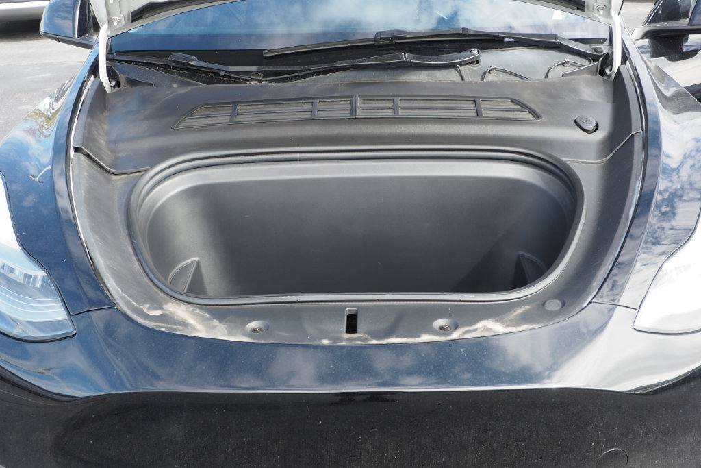 Used 2023 Tesla Model Y Long Range AWD/4WD image 11