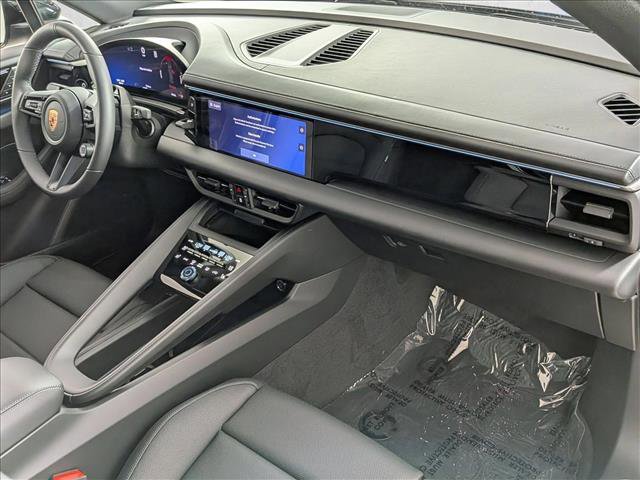 New 2026 Porsche Macan Electric image 25