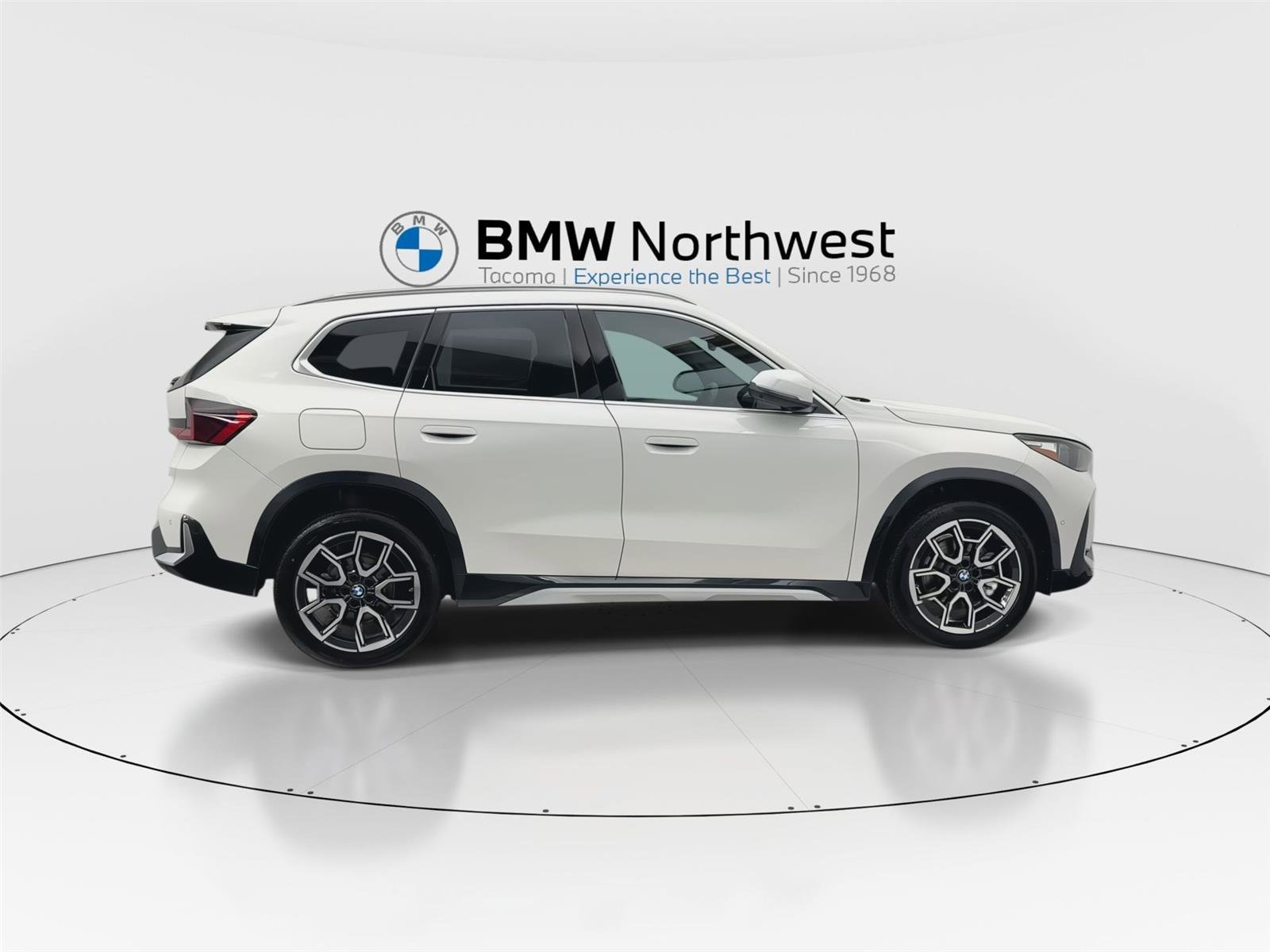 New 2026 BMW X1 xDrive28i w/ Technology Package AWD/4WD image 4