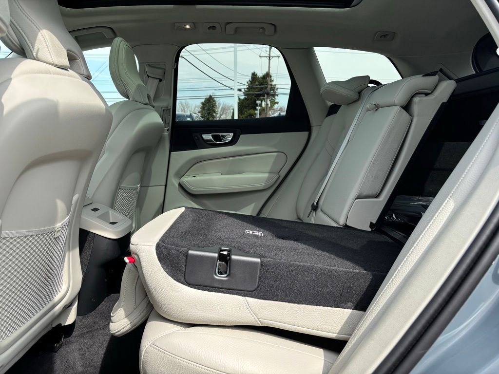 Used 2023 Volvo XC60 B5 Plus w/ Climate Package AWD/4WD image 20