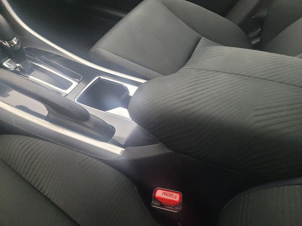 Used 2016 Honda Accord LX image 26