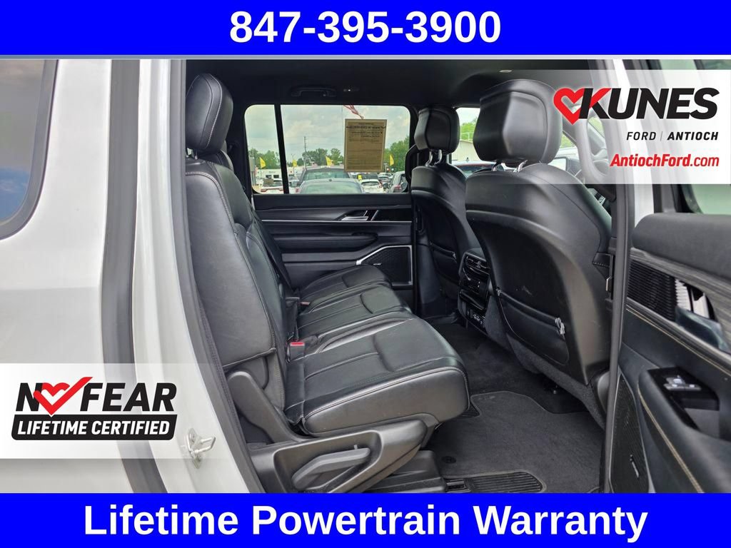 Used 2024 Jeep Wagoneer L Series II w/ Flexible Seating Group AWD/4WD image 36