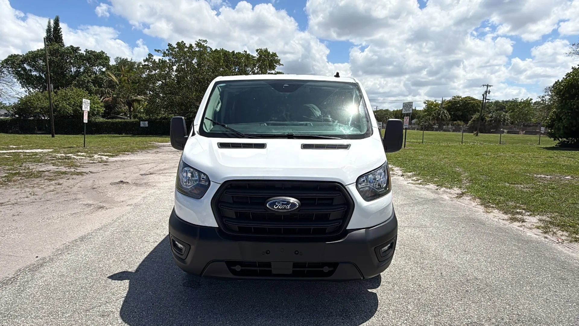 Used 2024 Ford Transit 250 Low Roof w/ Exterior Upgrade Package RWD image 10