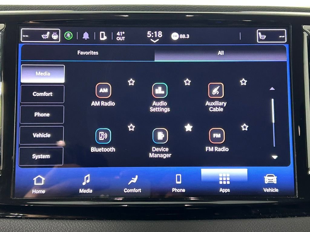 Used 2023 Chrysler Pacifica Touring-L image 19