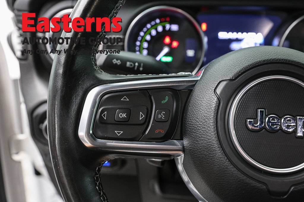 Used 2022 Jeep Wrangler Unlimited Sahara w/ Cold Weather Group AWD/4WD image 15