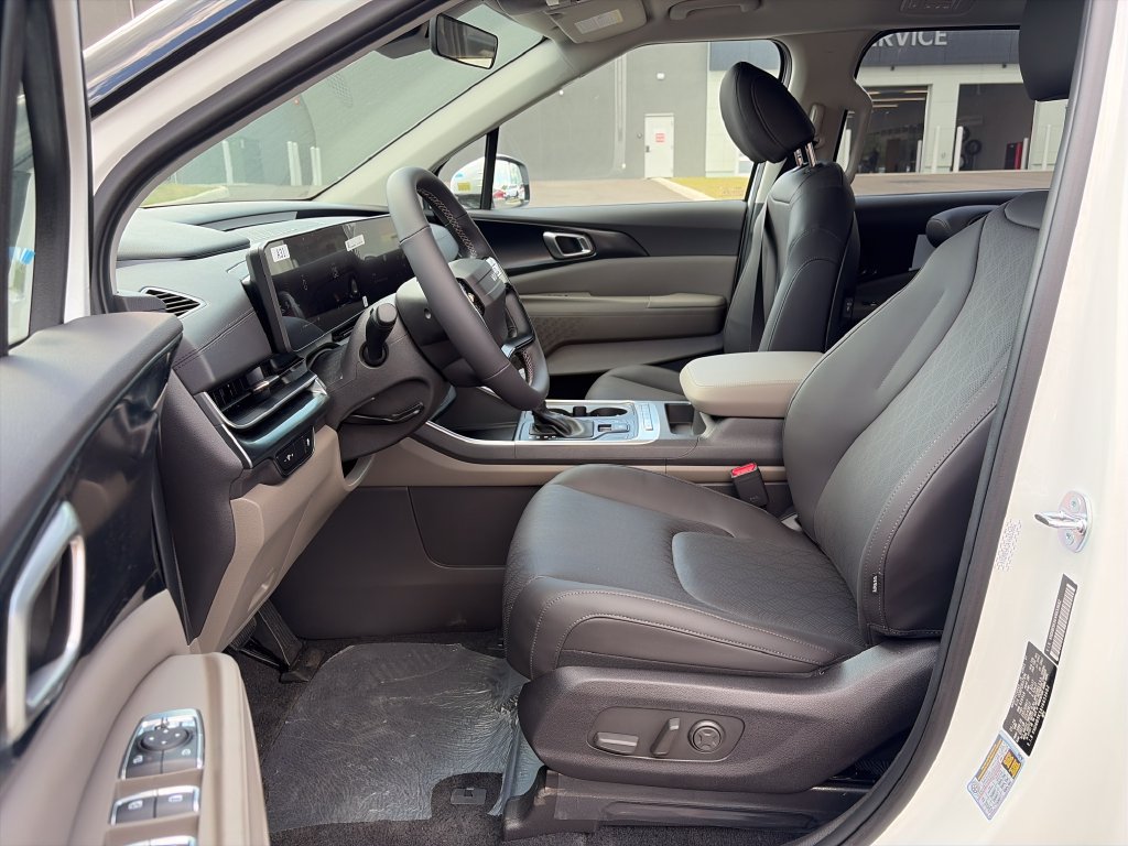 New 2027 Kia Carnival FWD image 14