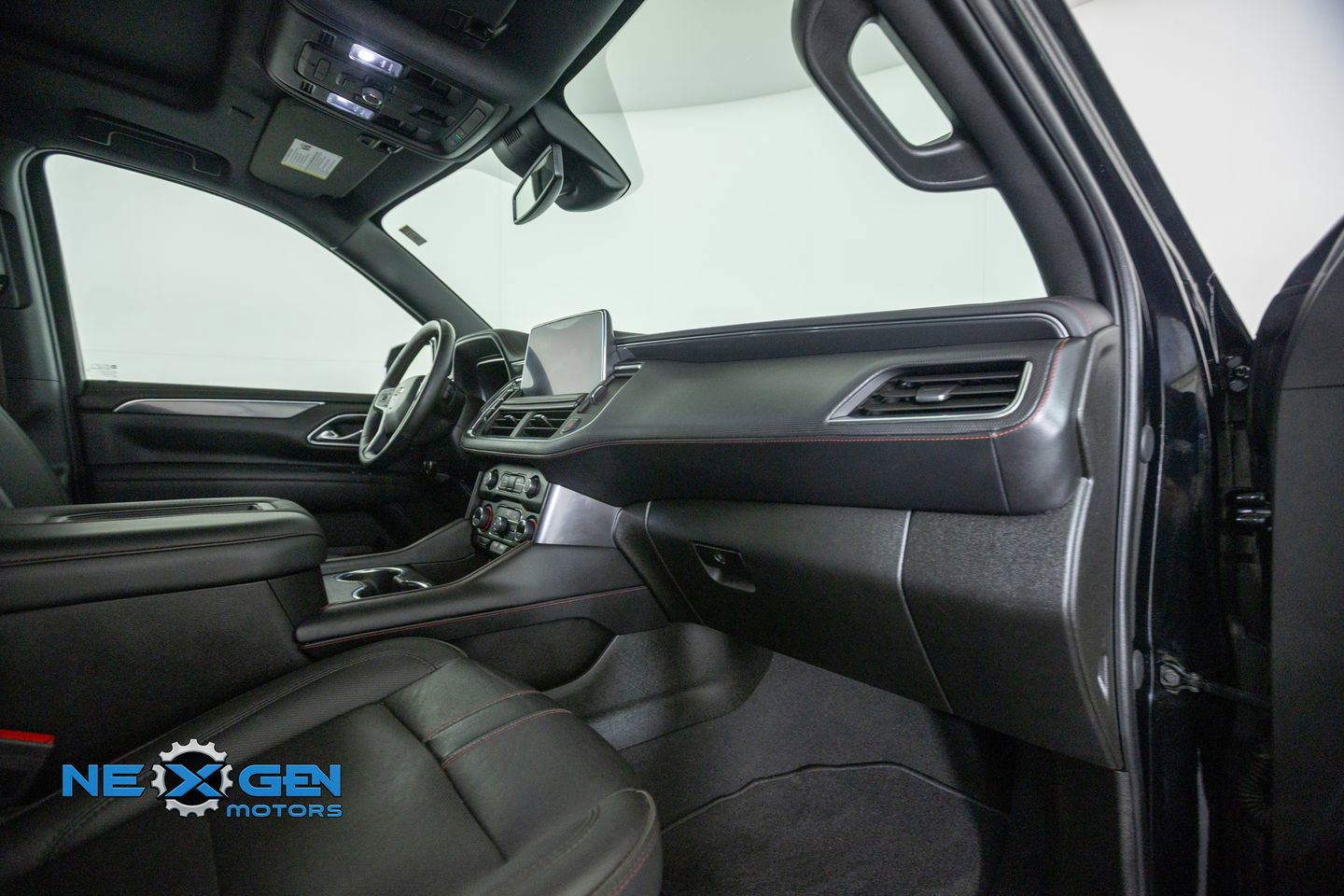 Used 2024 Chevrolet Suburban RST w/ Luxury Package AWD/4WD image 41