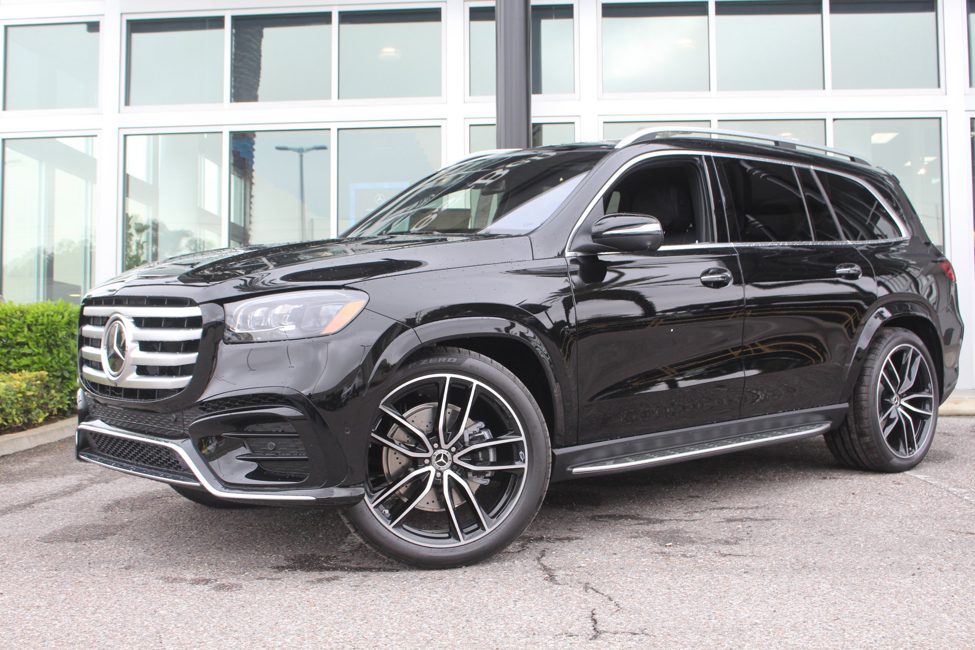 New 2026 Mercedes-Benz GLS 580 4MATIC image 2