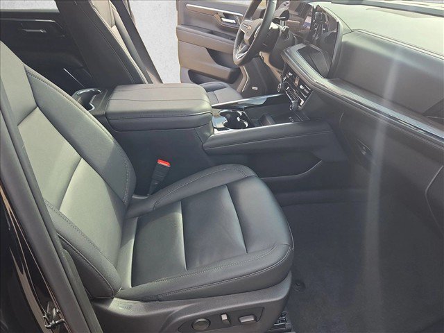 Used 2026 Chevrolet Suburban LT w/ Comfort Package RWD image 21