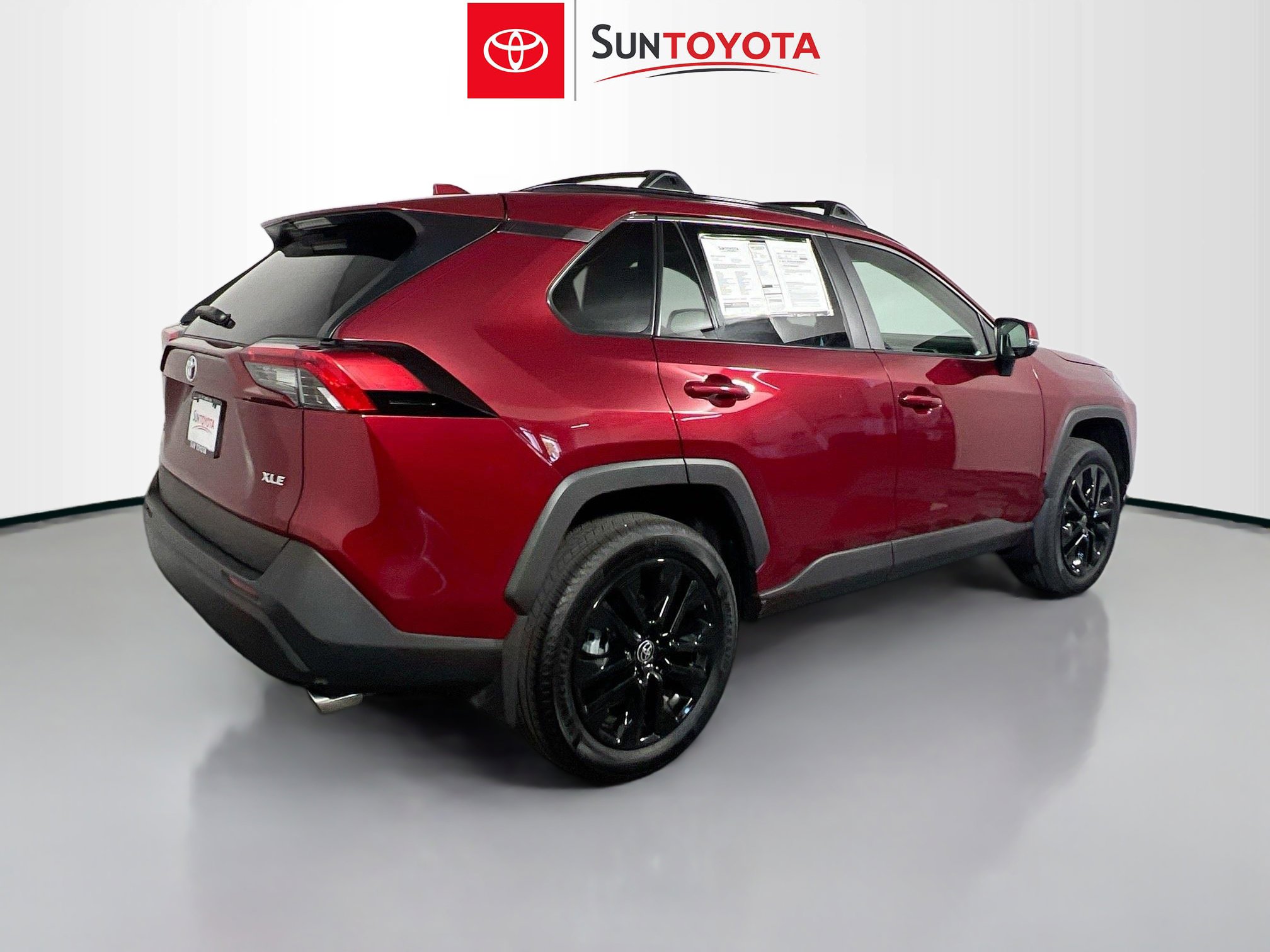 Used 2025 Toyota RAV4 XLE Premium FWD image 4