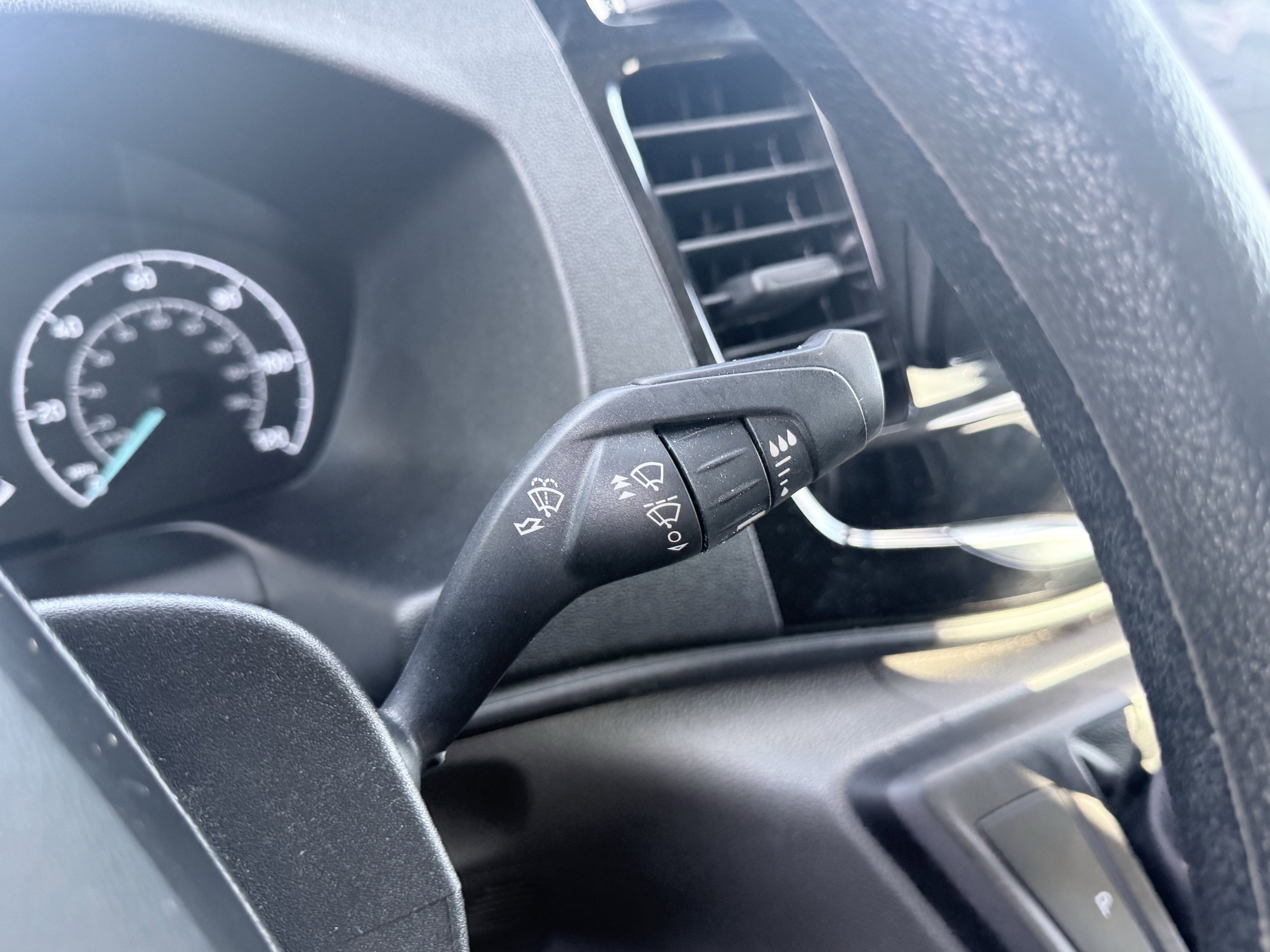 Used 2023 Ford Transit 350 XLT image 37