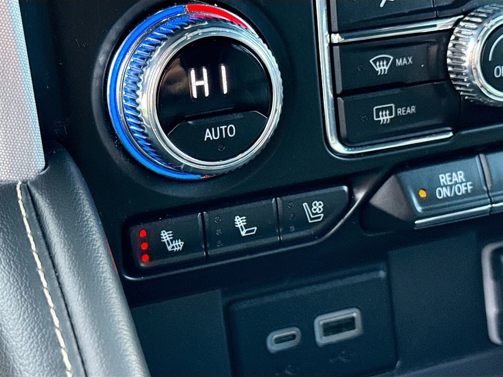 Used 2023 GMC Yukon SLT image 21