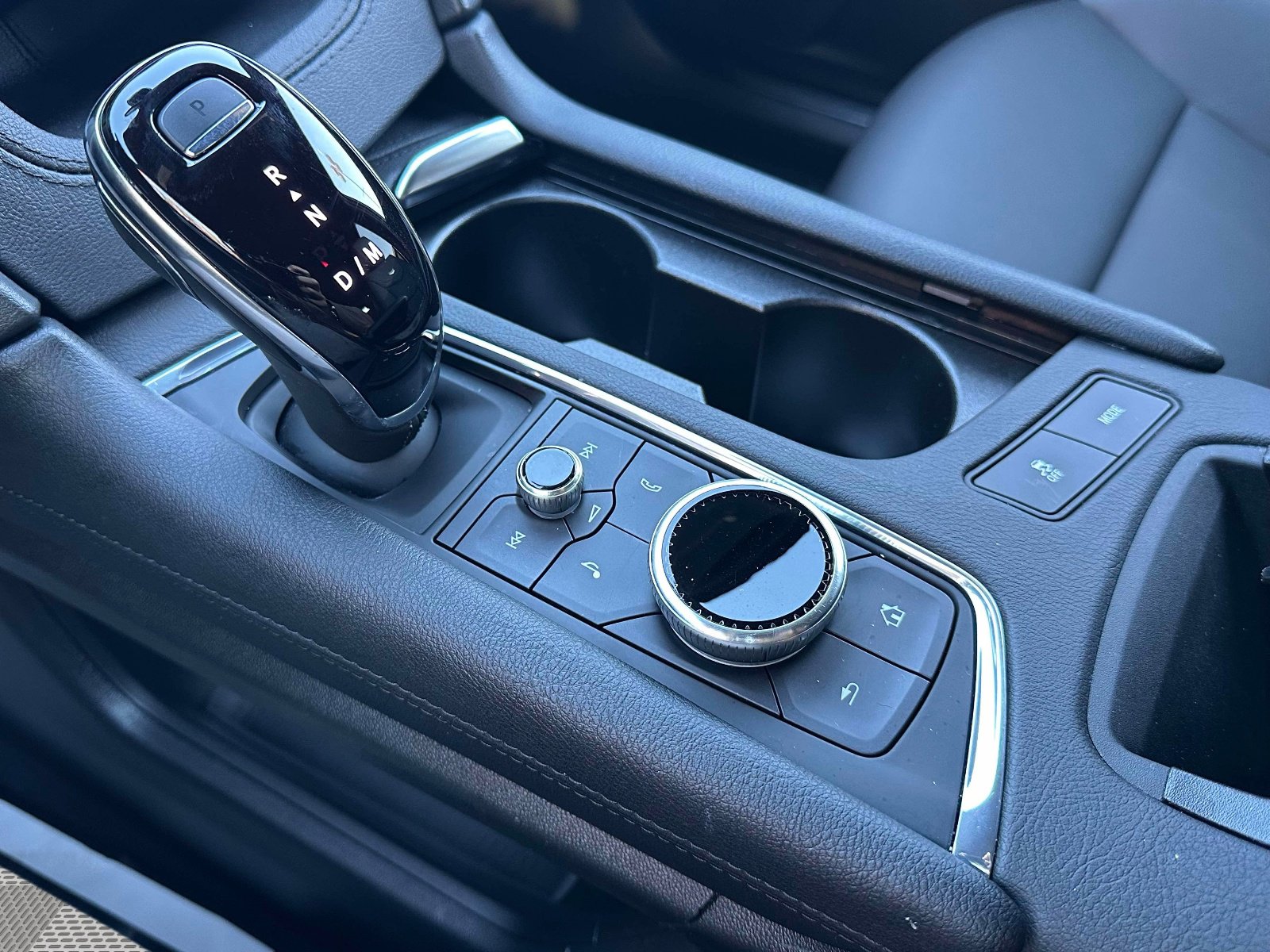 Certified 2025 Cadillac XT5 Luxury image 12