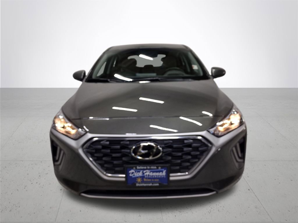 Certified 2022 Hyundai Ioniq SE FWD image 5