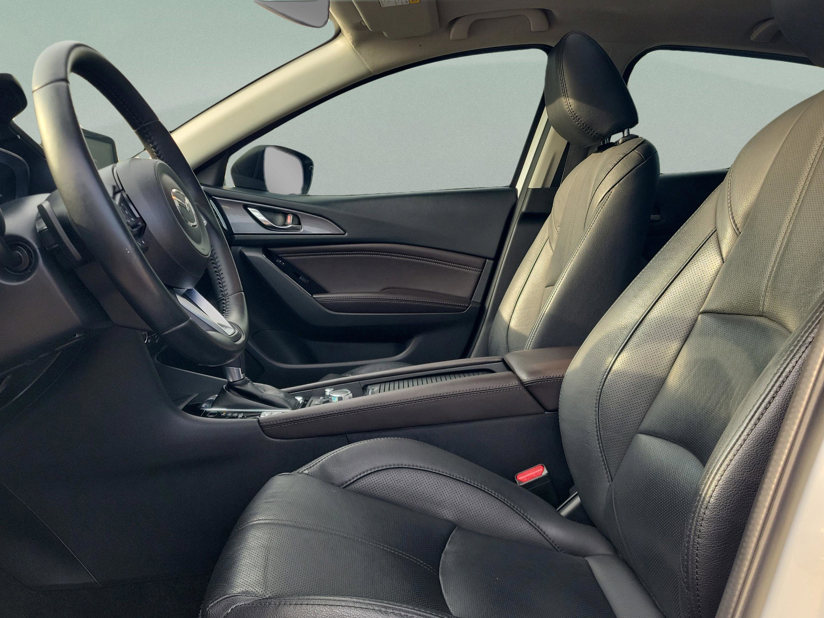 Used 2018 MAZDA MAZDA3 Grand Touring w/ Premium Equipment Package image 21