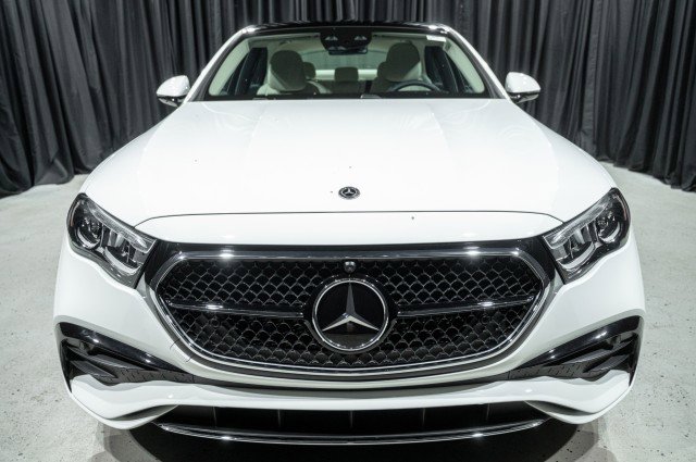 New 2026 Mercedes-Benz E 450 4MATIC Sedan image 2
