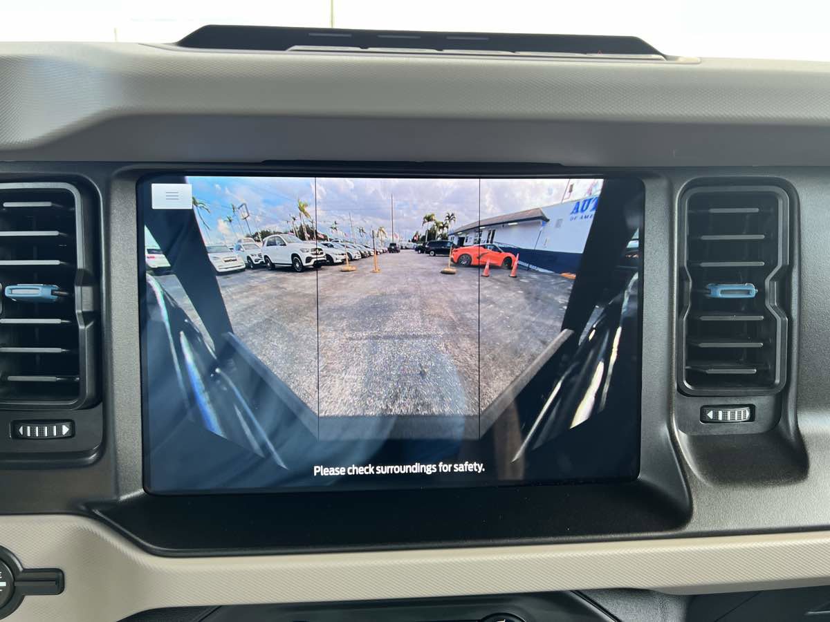 Used 2023 Ford Bronco Wildtrak image 44