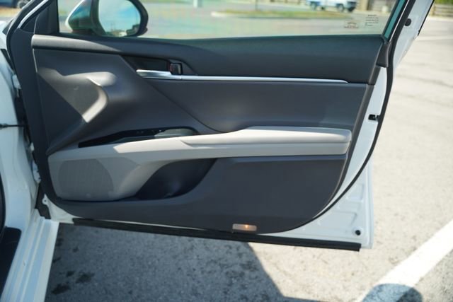 Used 2018 Toyota Camry LE image 20