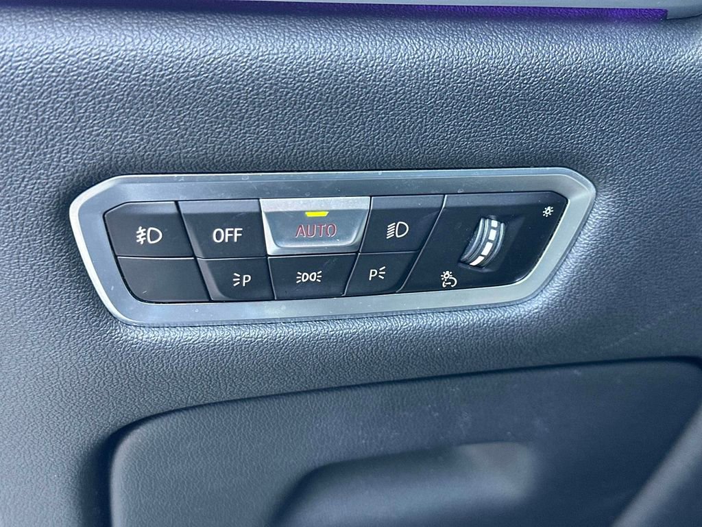 Used 2021 BMW X7 xDrive40i w/ M Sport Package AWD/4WD image 33
