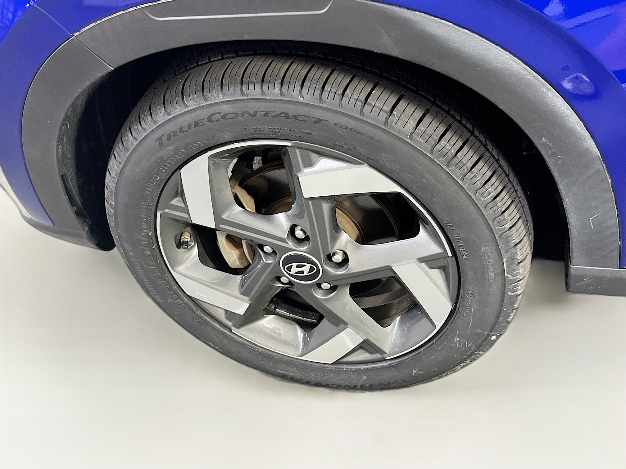 Used 2023 Hyundai Venue Limited w/ Cargo Package FWD image 30