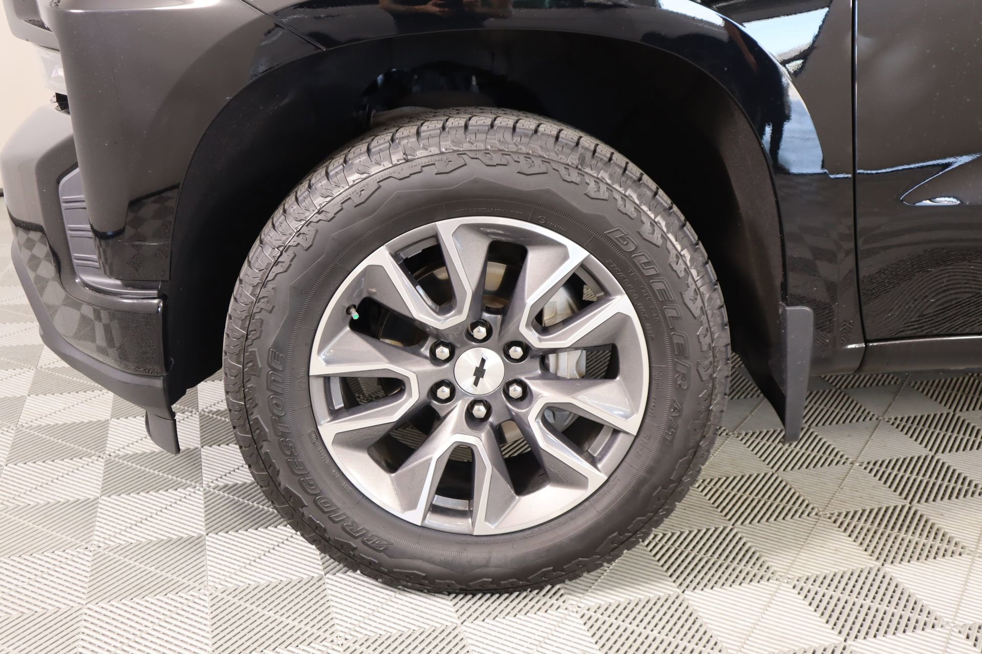 Used 2020 Chevrolet Silverado 1500 RST w/ RST Value Package image 16