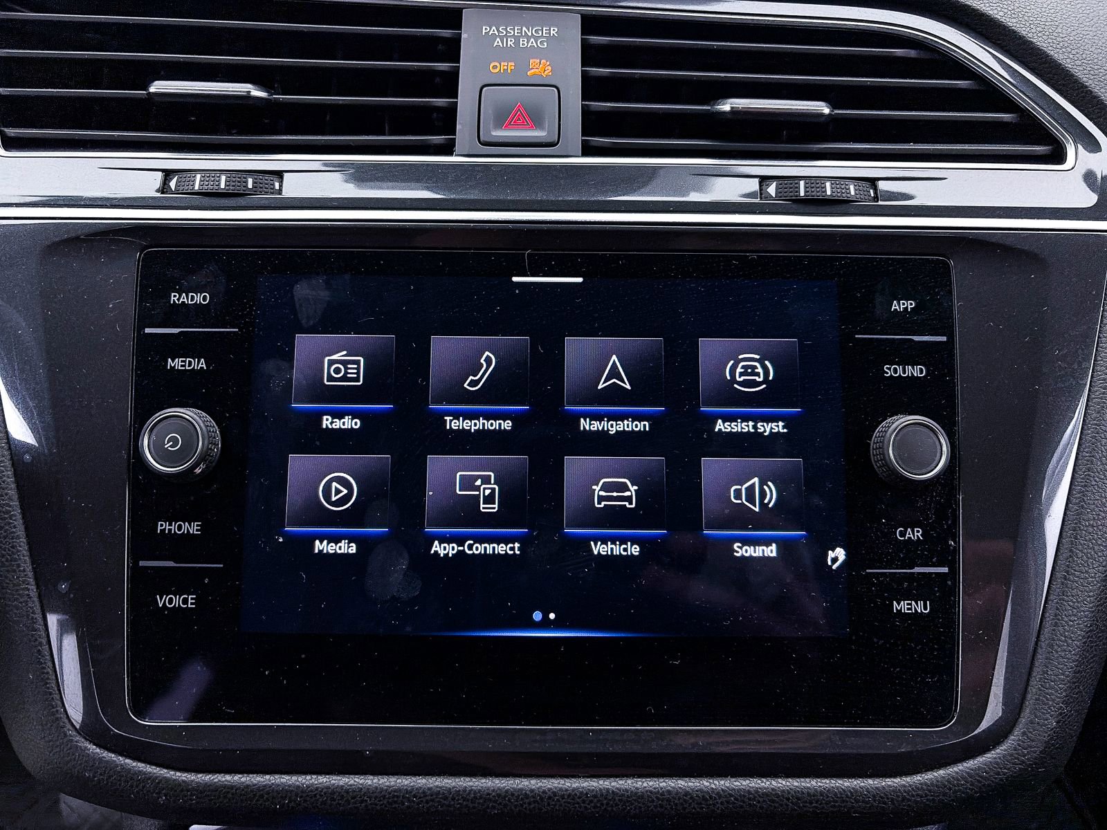 Used 2022 Volkswagen Tiguan SE image 19