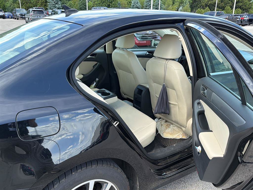 Used 2017 Volkswagen Jetta SE FWD image 19