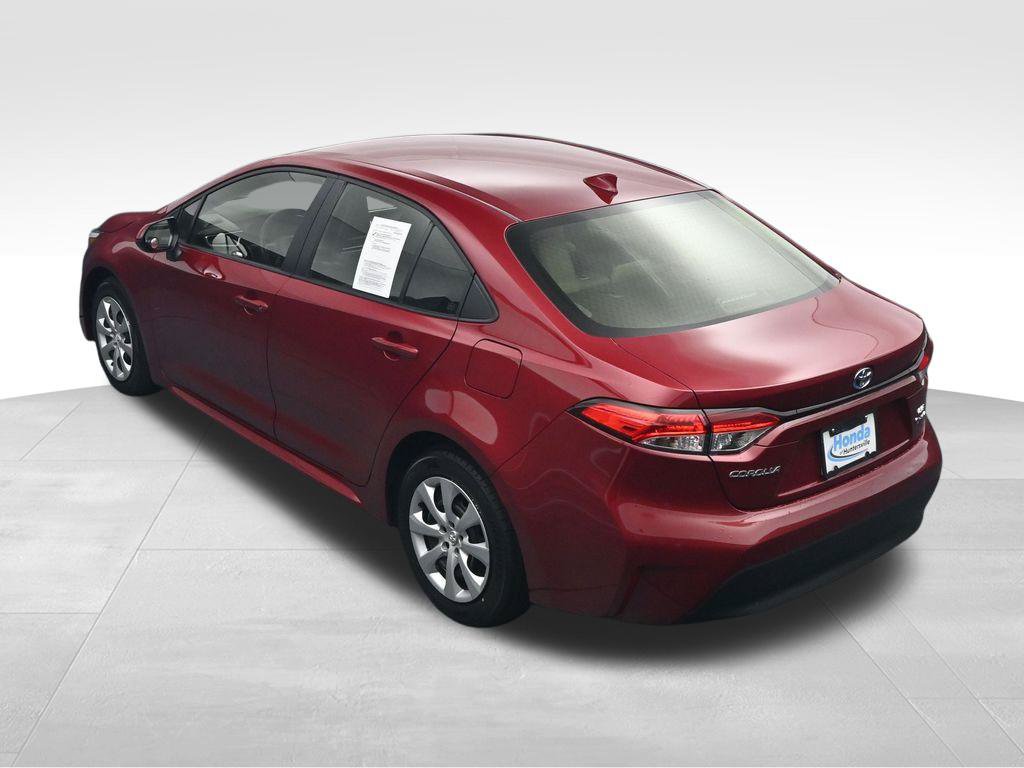 Used 2025 Toyota Corolla LE FWD image 31