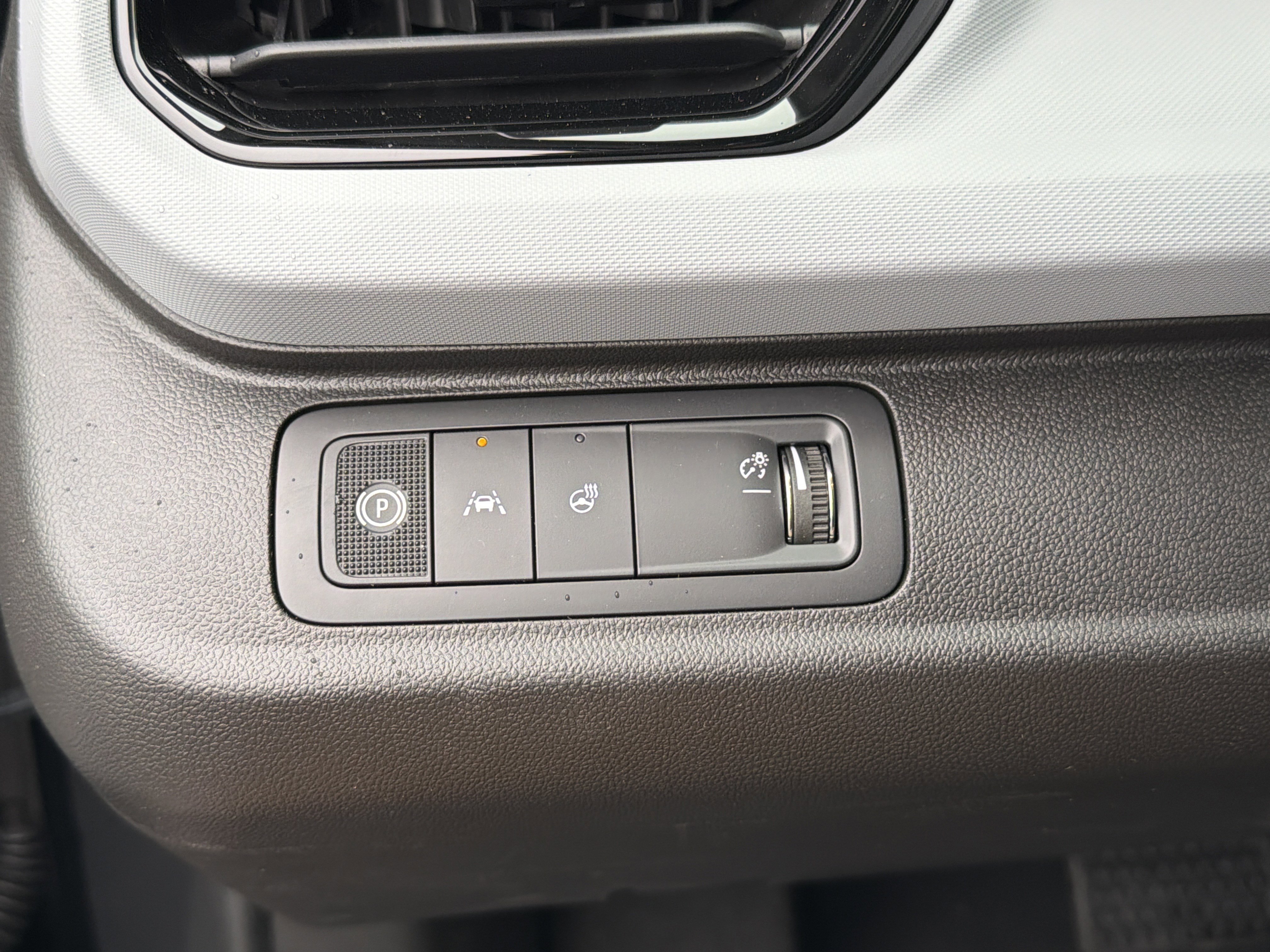 New 2027 Chevrolet Bolt RS w/ Technology Package FWD image 16