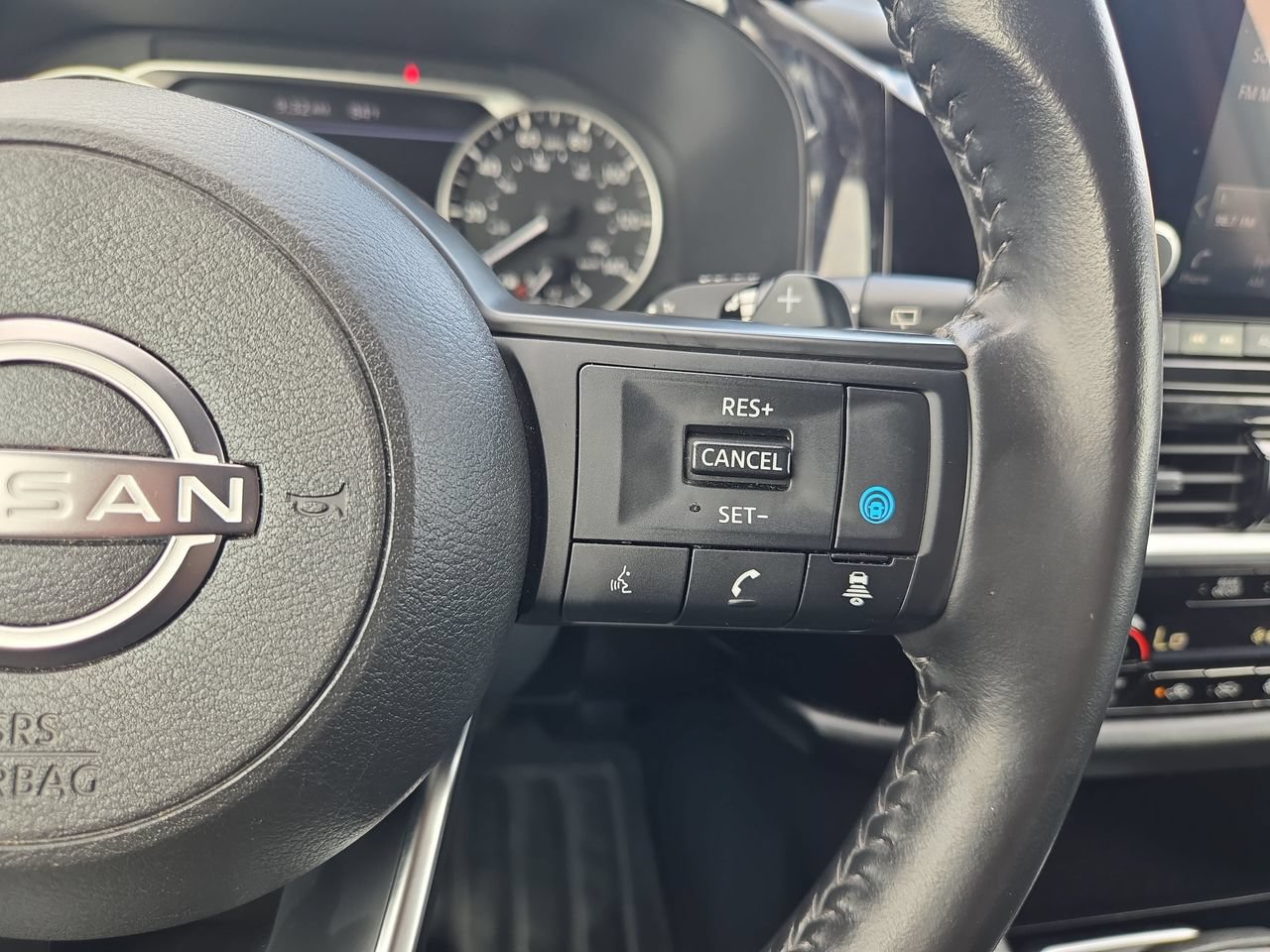 Certified 2024 Nissan Pathfinder SV FWD image 17