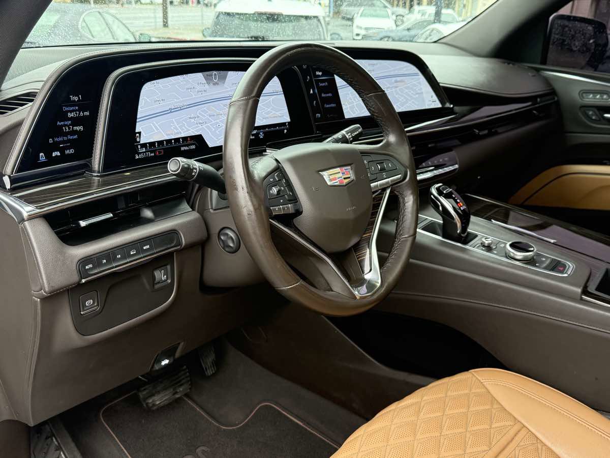 Used 2021 Cadillac Escalade Premium Luxury image 5