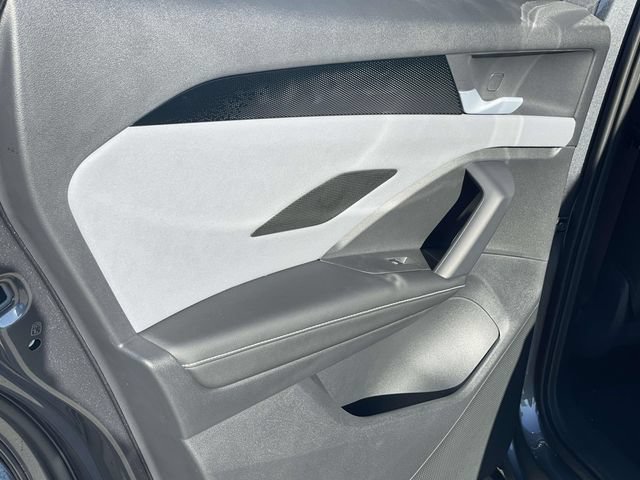 New 2026 Volkswagen Tiguan SE R-Line FWD image 22