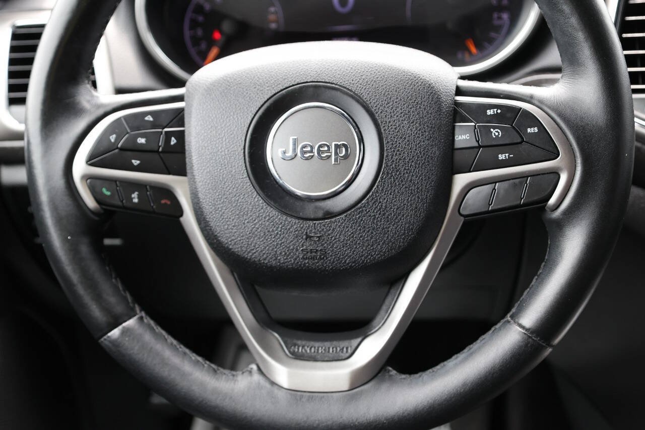 Used 2018 Jeep Grand Cherokee Altitude AWD/4WD image 18