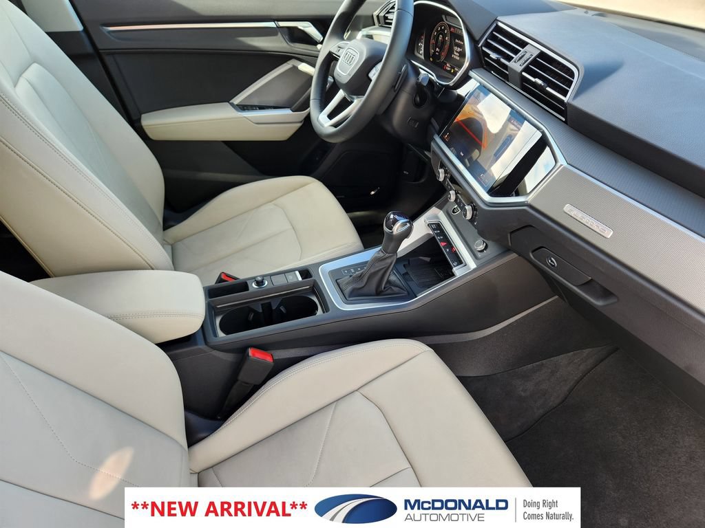 Used 2025 Audi Q3 2.0T Premium Plus w/ Premium Plus Package AWD/4WD image 11