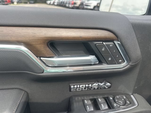 New 2026 Chevrolet Silverado 1500 High Country w/ Z71 Off-Road Package AWD/4WD image 12