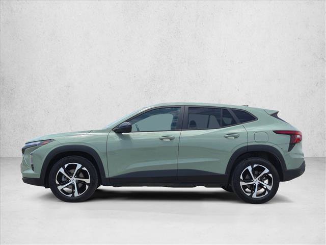 Used 2024 Chevrolet Trax RS w/ Sunroof Package FWD image 9