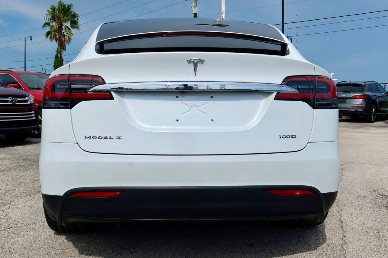 Used 2018 Tesla Model X 100D AWD/4WD image 3