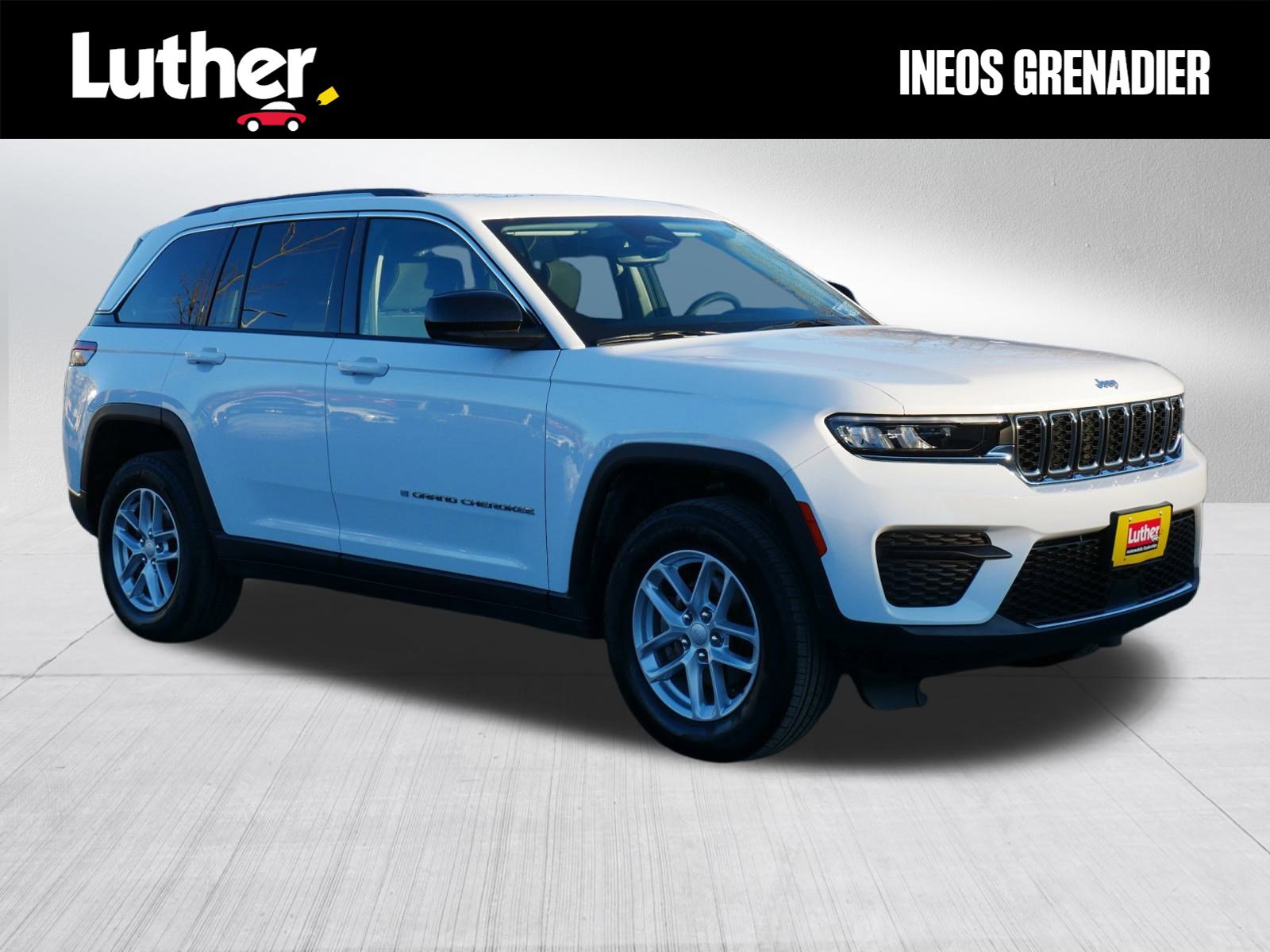 Used 2023 Jeep Grand Cherokee Laredo w/ Luxury Tech Group I