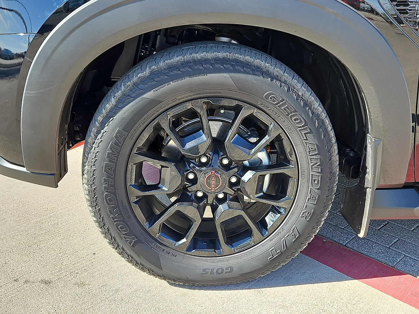 Used 2025 Nissan Armada PRO-4X image 5