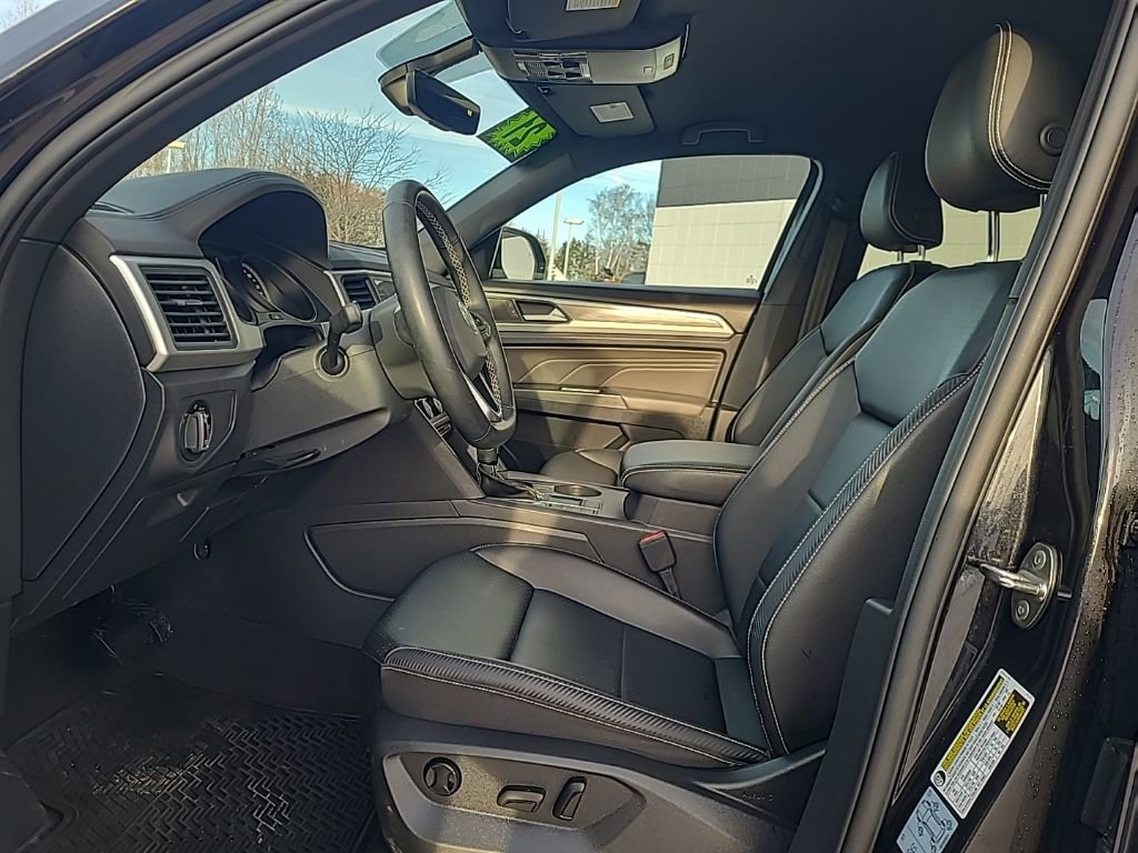 Used 2021 Volkswagen Atlas Cross Sport SE image 11