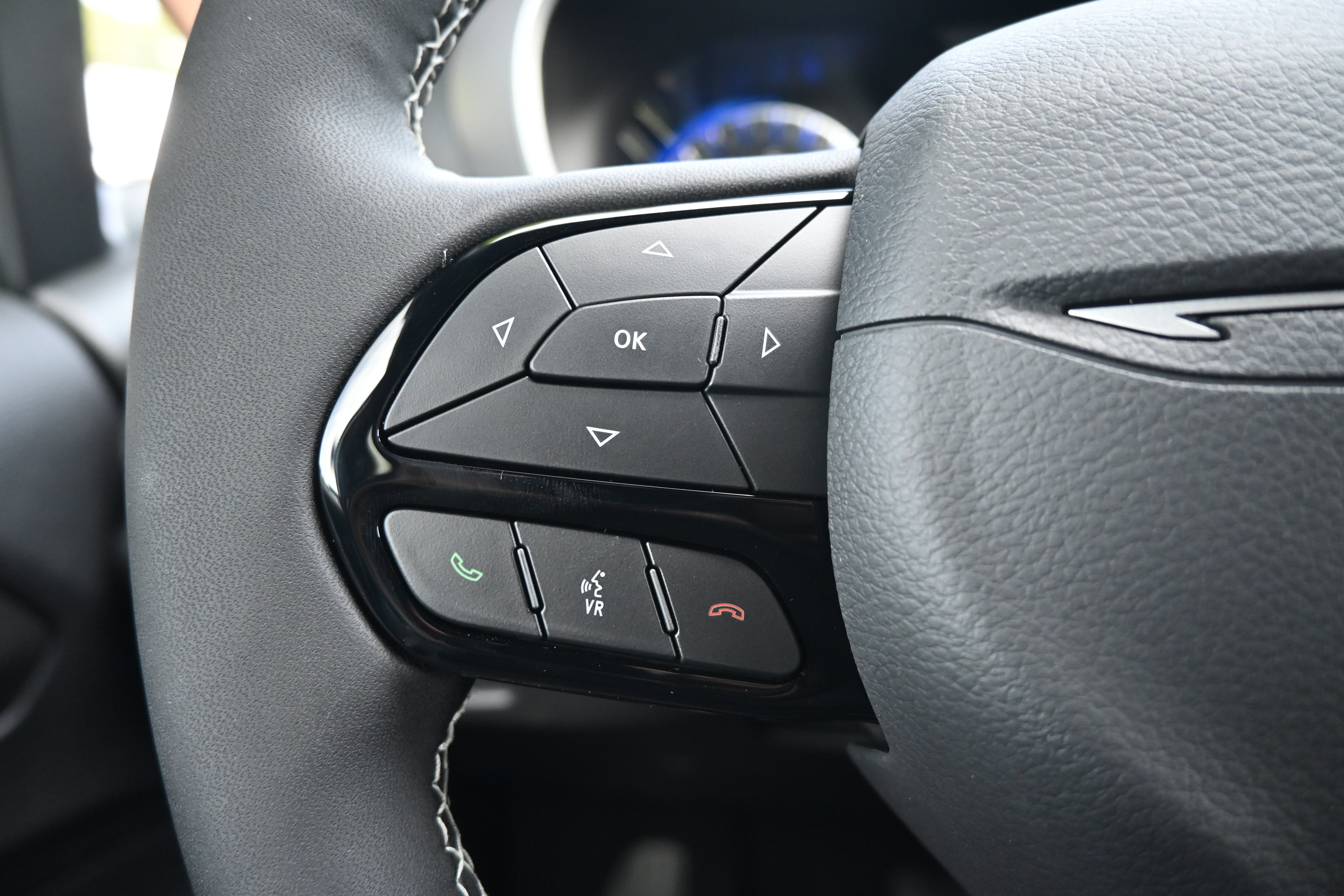 New 2027 Chrysler Pacifica Limited FWD image 19