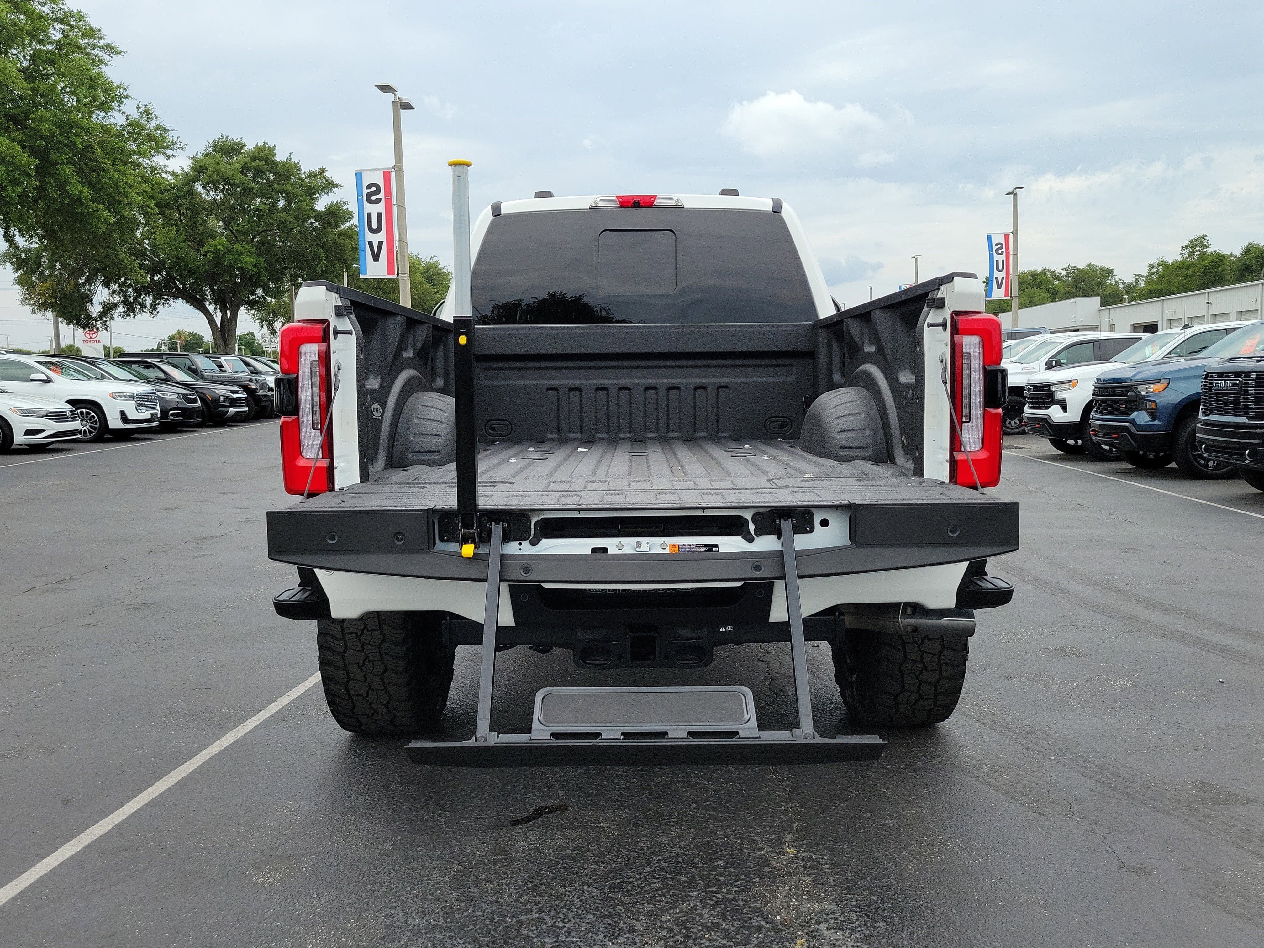 Used 2024 Ford F250 Limited AWD/4WD image 10