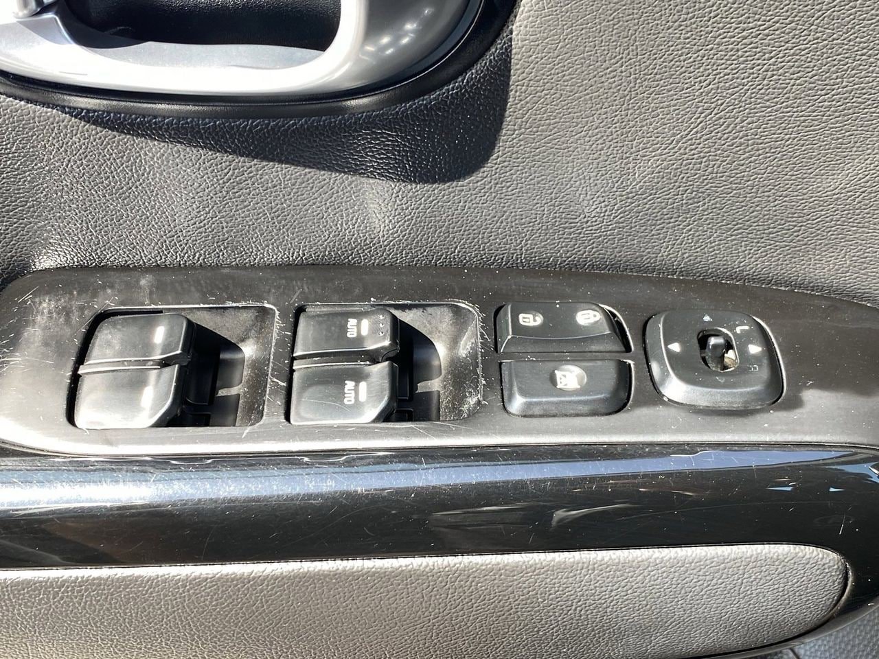 Used 2016 Kia Soul ! FWD image 27