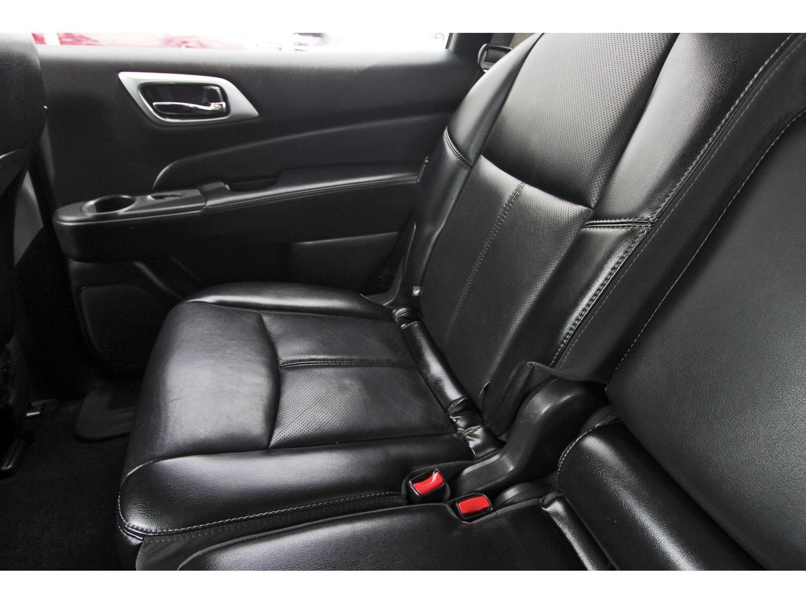 Used 2019 Nissan Pathfinder Platinum FWD image 14