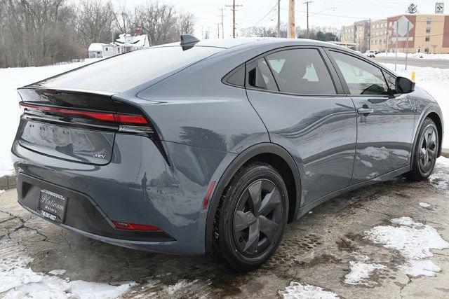 Used 2023 Toyota Prius LE image 5